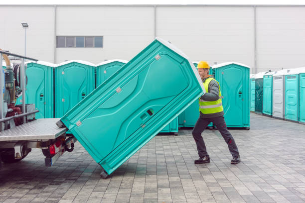 Best Portable restroom trailer rental  in Fairmont, MN