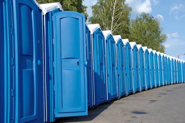 Best Portable restroom trailer rental  in Fairmont, MN